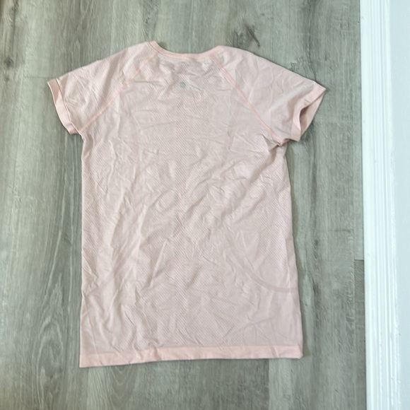 Lululemon Swiftly Tech 2.0 Size 10 Meadow Pink - Picture 2 of 2